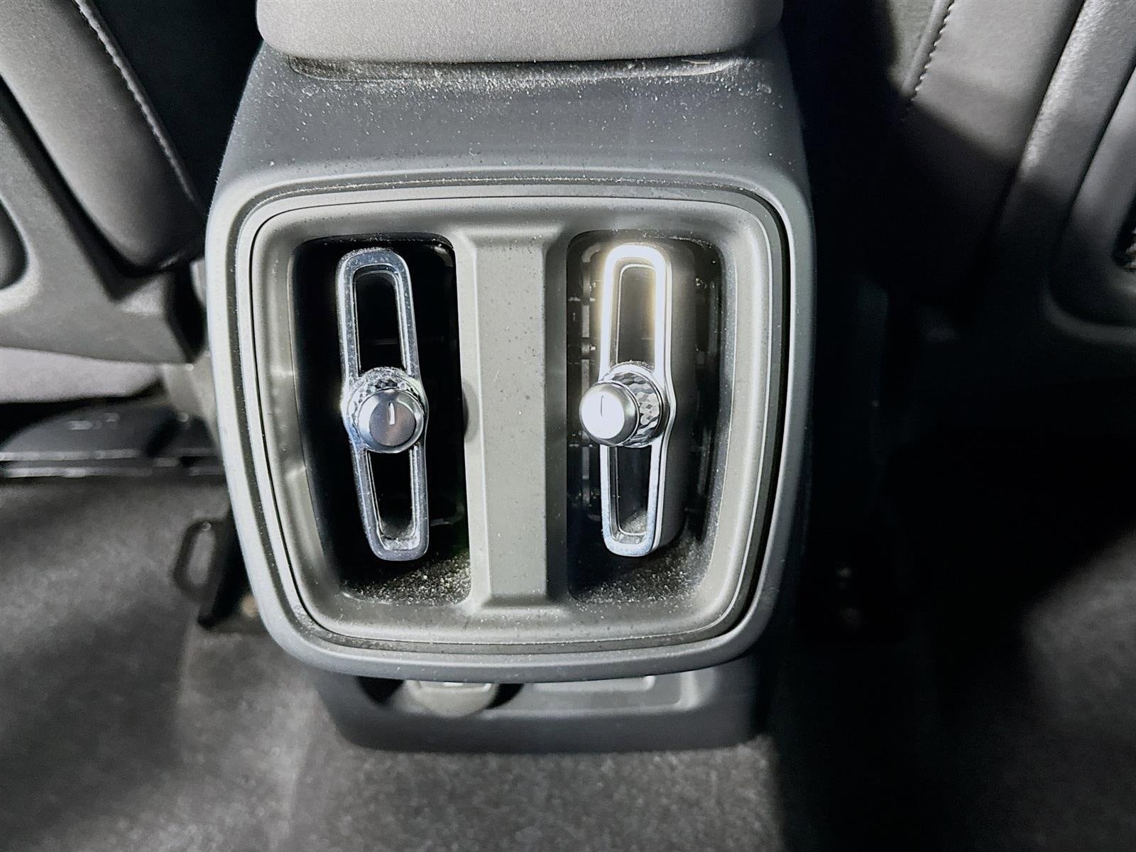 Used 2023 Volvo XC40 B5 Plus w/ Climate Package AWD/4WD image 27