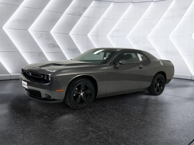 Used 2021 Dodge Challenger SXT RWD image 3