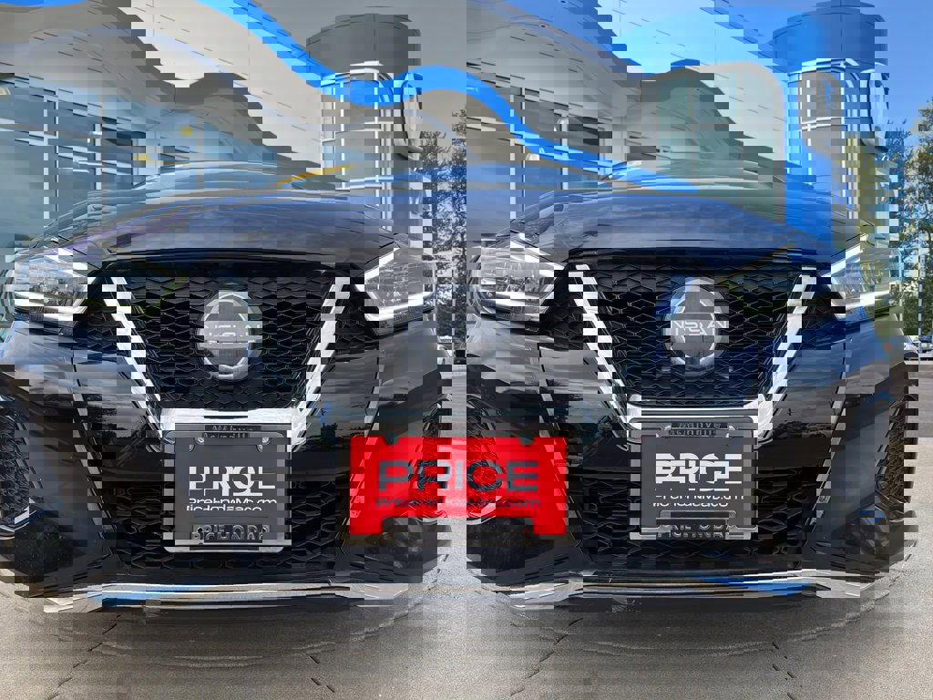 Used 2023 Nissan Maxima SV w/ Floor Mat Group image 25