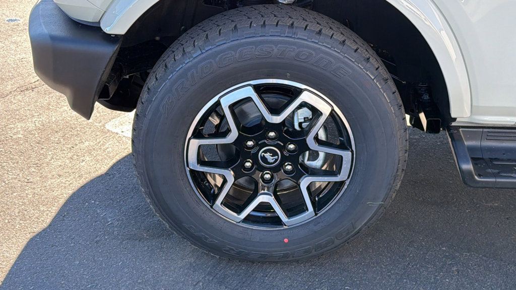 New 2025 Ford Bronco Outer Banks image 9