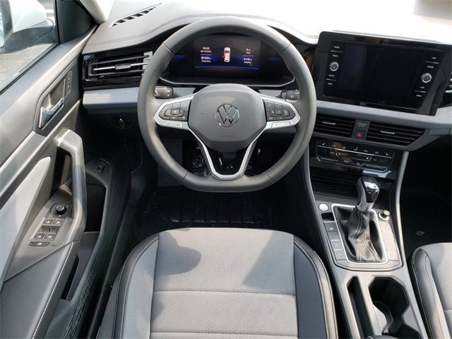 New 2025 Volkswagen Jetta SE image 10
