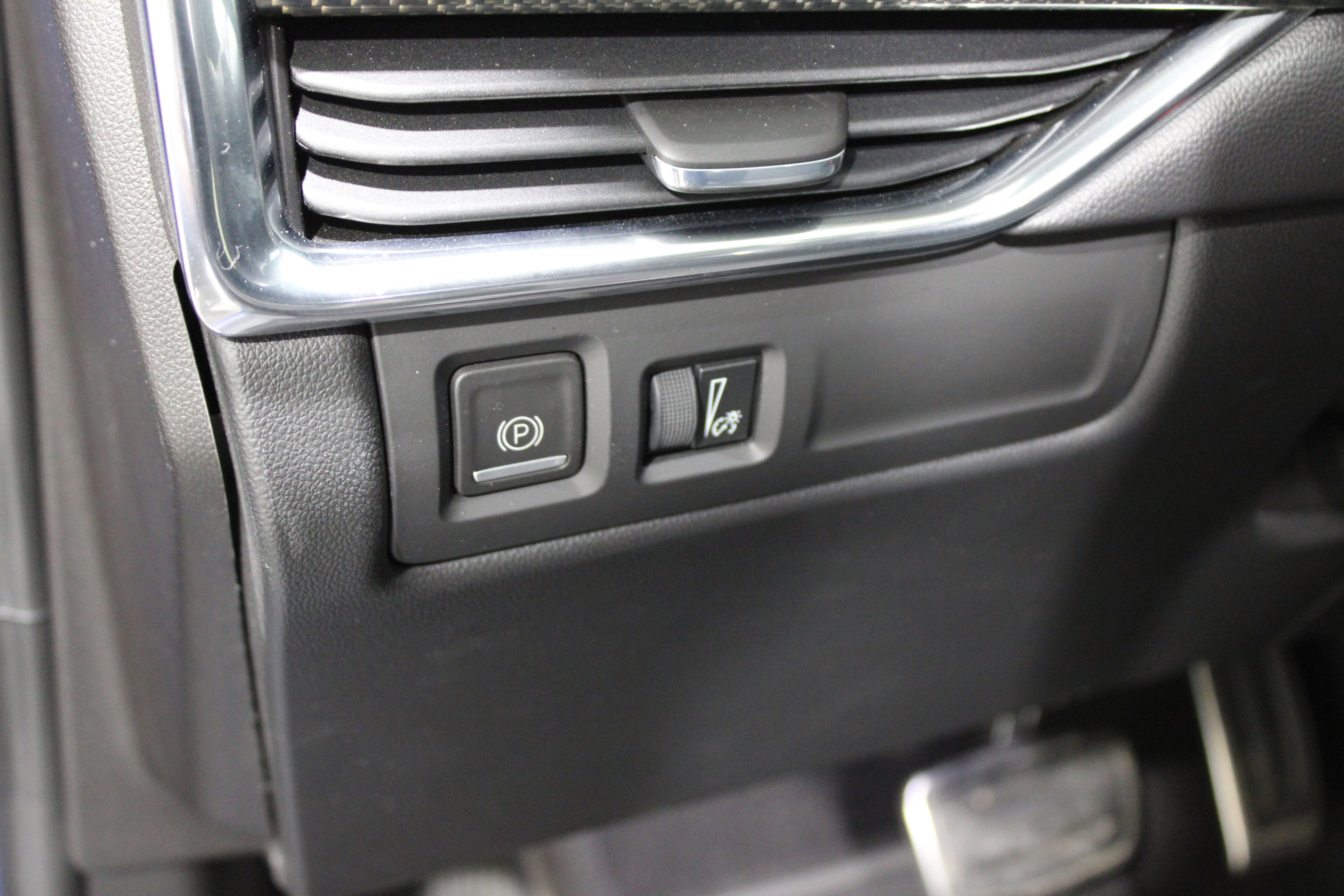 Certified 2023 Cadillac XT4 Sport image 8