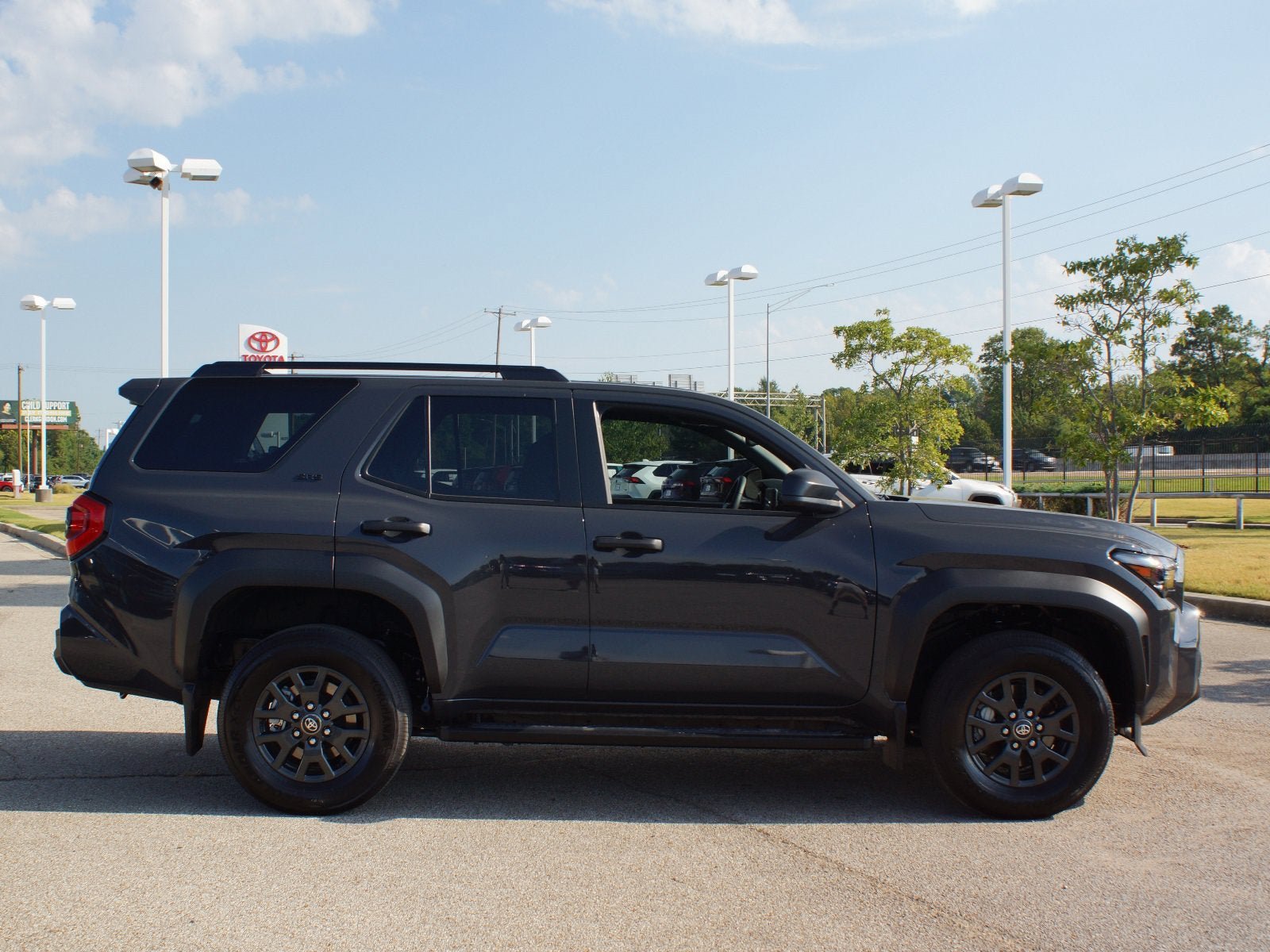 Used 2026 Toyota 4Runner SR5 RWD image 18
