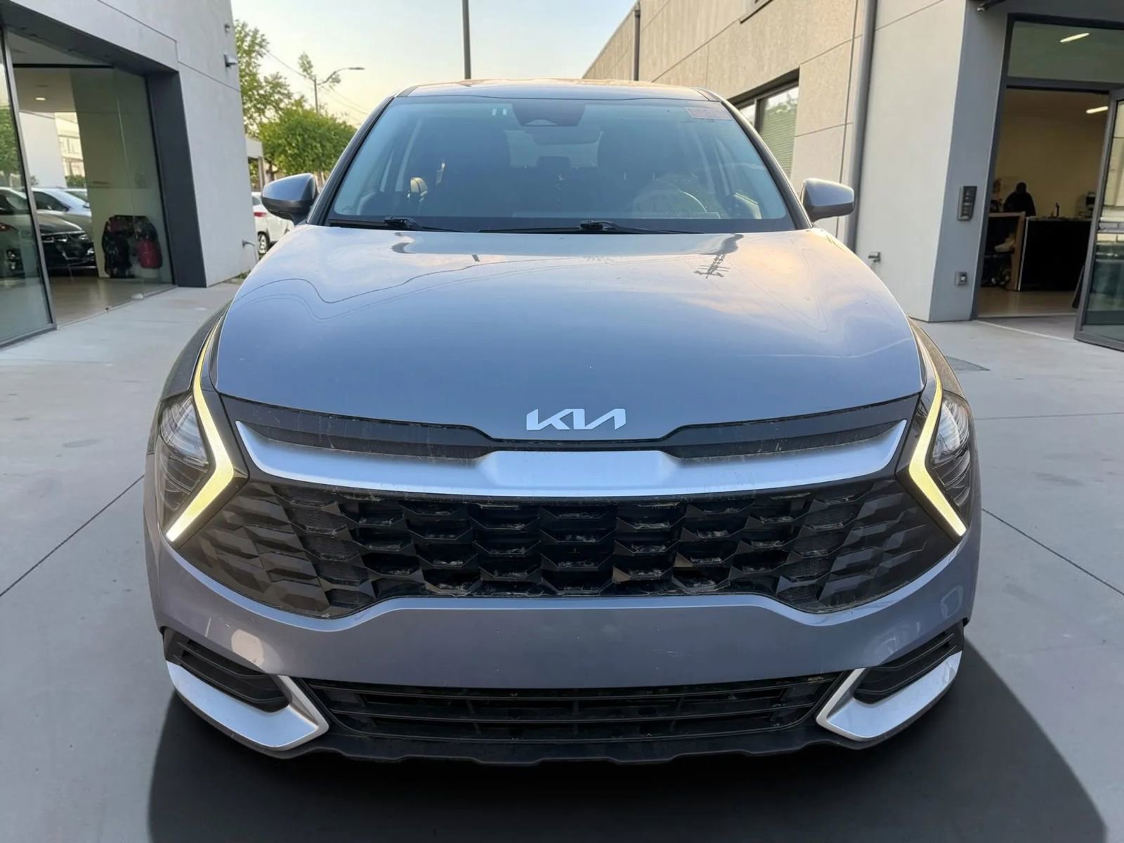 Used 2025 Kia Sportage LX FWD image 2