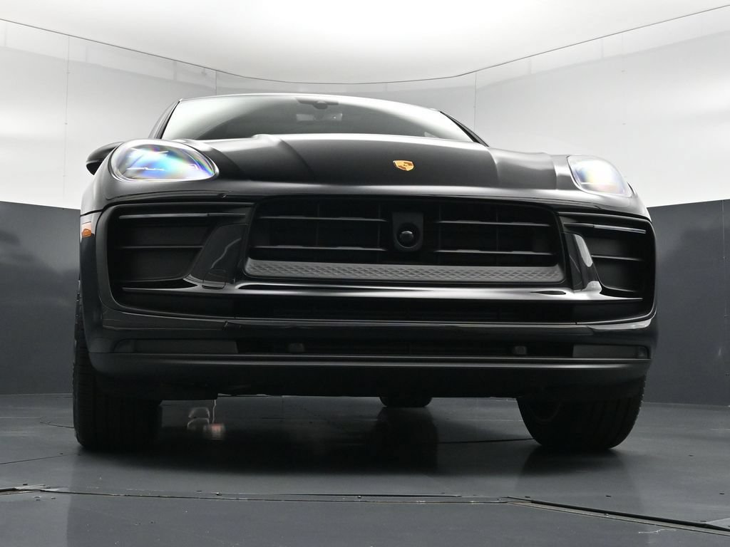 New 2026 Porsche Macan AWD/4WD image 33