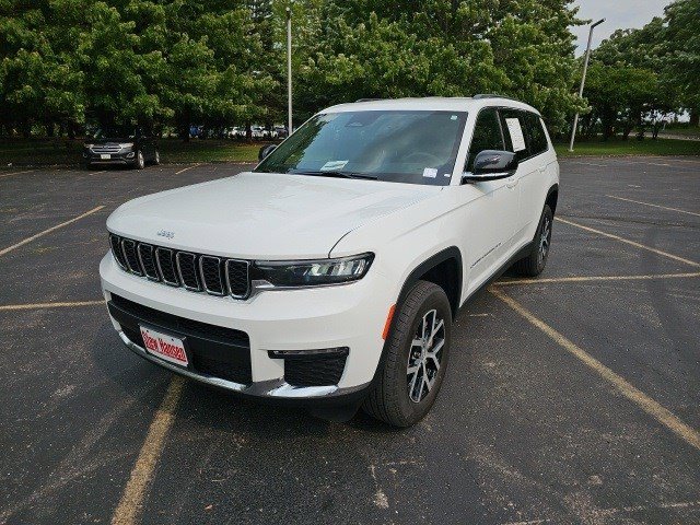 Used 2024 Jeep Grand Cherokee L Limited image 2