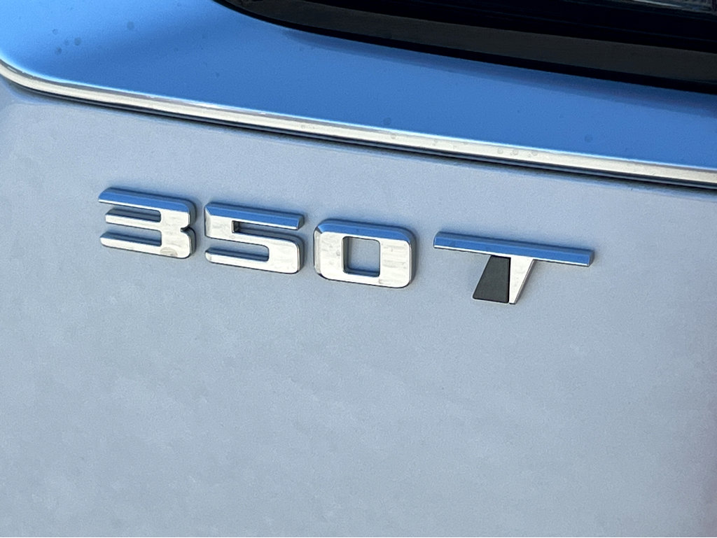 New 2025 Cadillac XT6 Luxury image 30