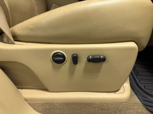 Used 2010 GMC Sierra 1500 SLT w/ SLT Convenience Package AWD/4WD image 26