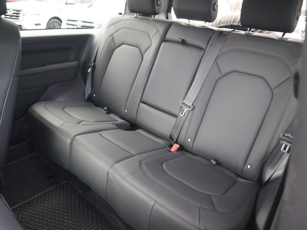 Used 2025 Land Rover Defender 90 S image 10