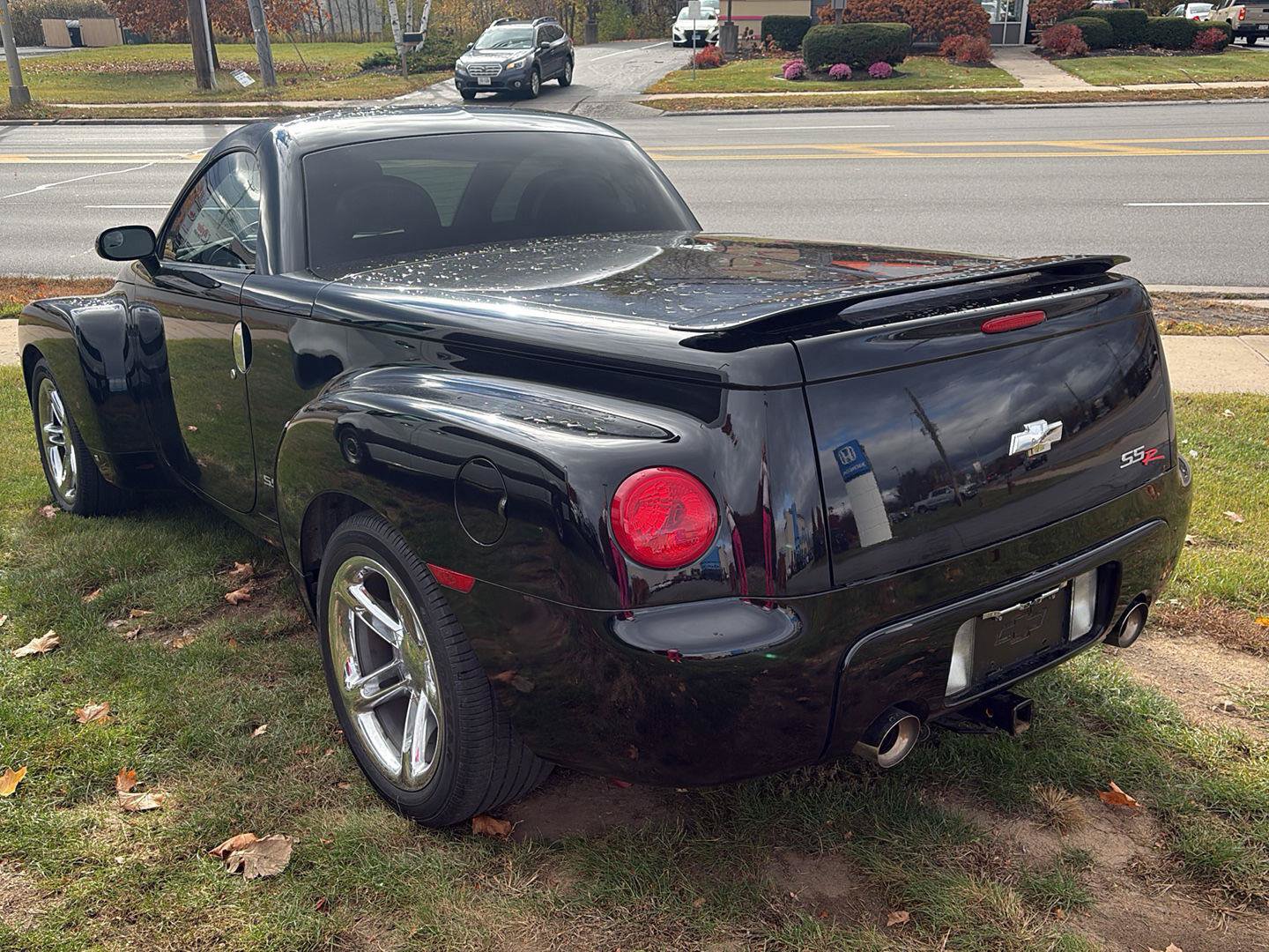 Used 2006 Chevrolet SSR w/ Preferred Equipment Group RWD image 4