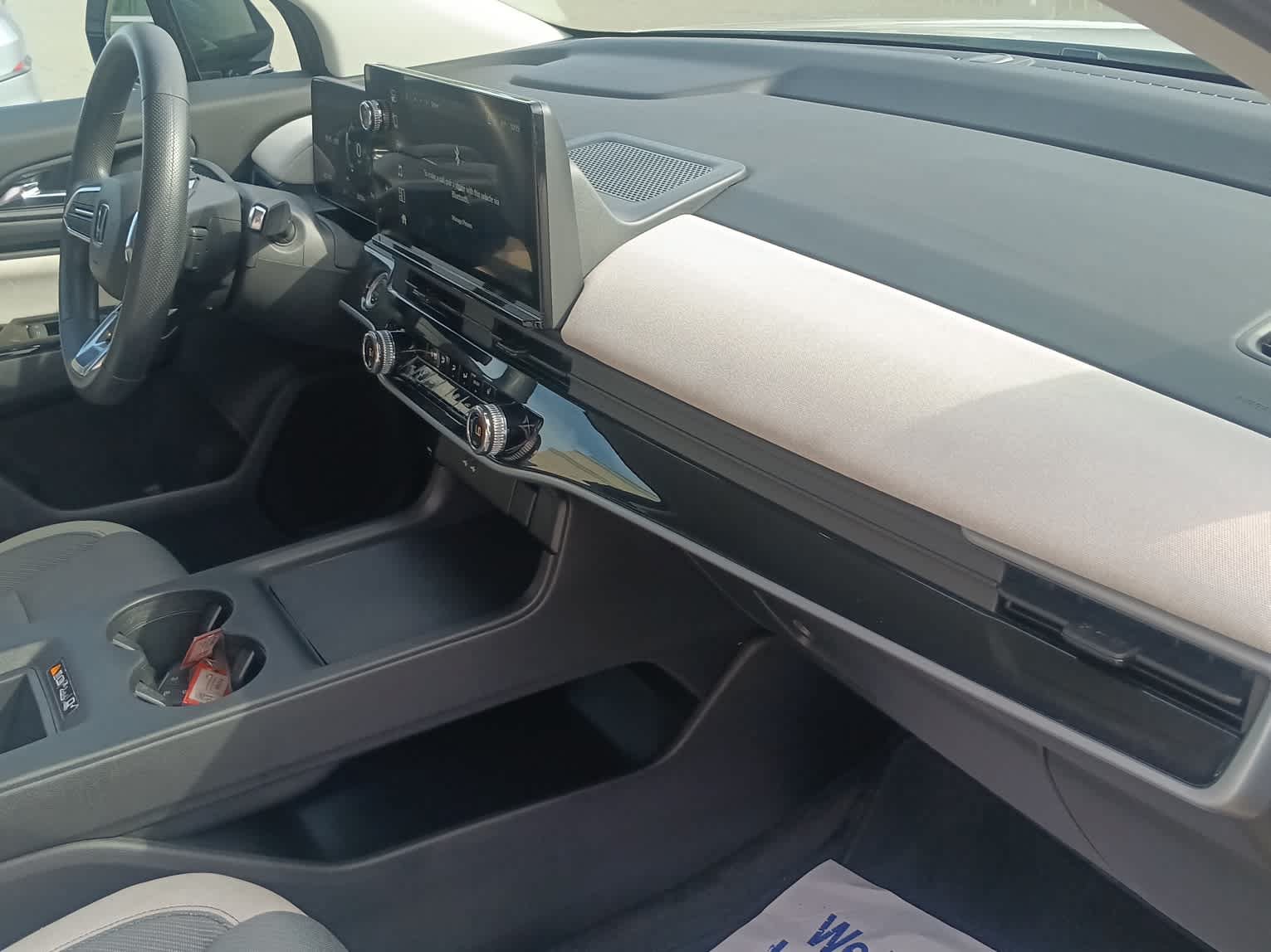 Used 2024 Honda Prologue EX image 25
