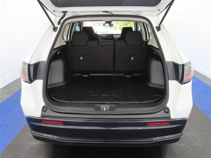 Used 2023 Honda HR-V LX image 12