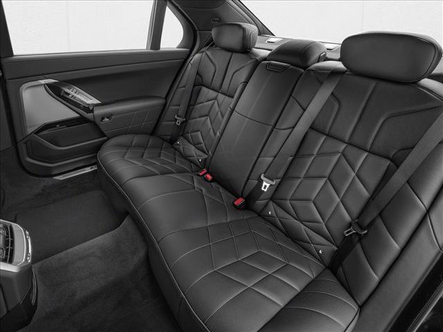 New 2026 BMW 750e xDrive image 9