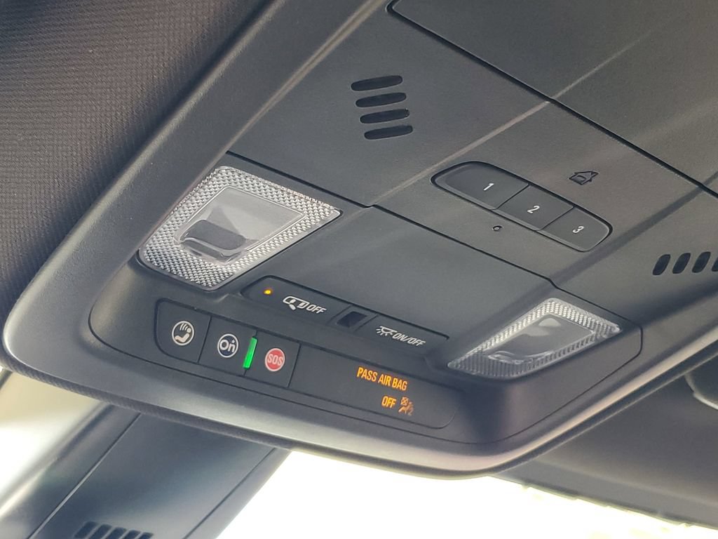 Certified 2024 Cadillac XT5 Luxury w/ LPO, Premium Carpet Package FWD image 17