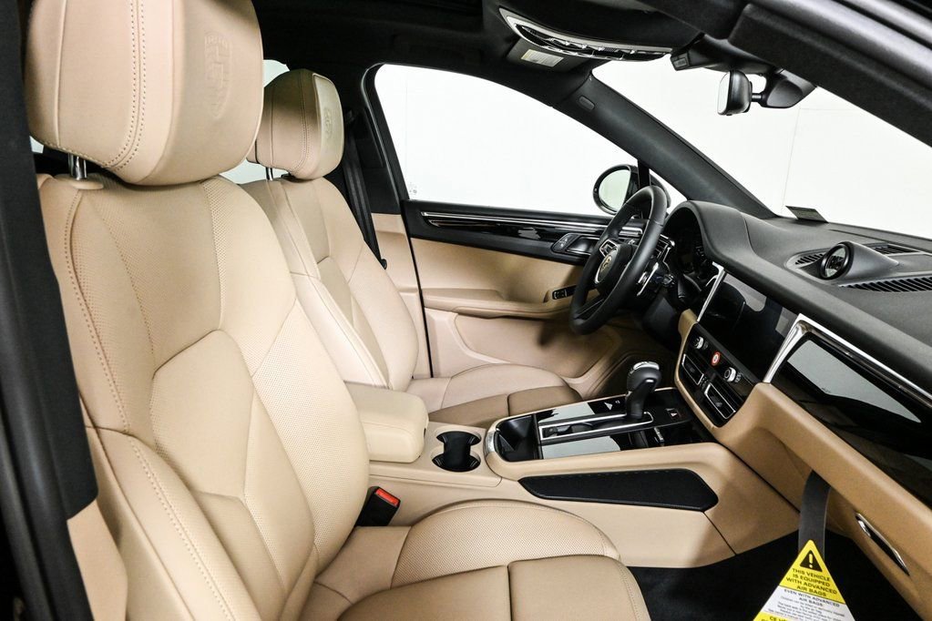 Certified 2026 Porsche Macan image 24