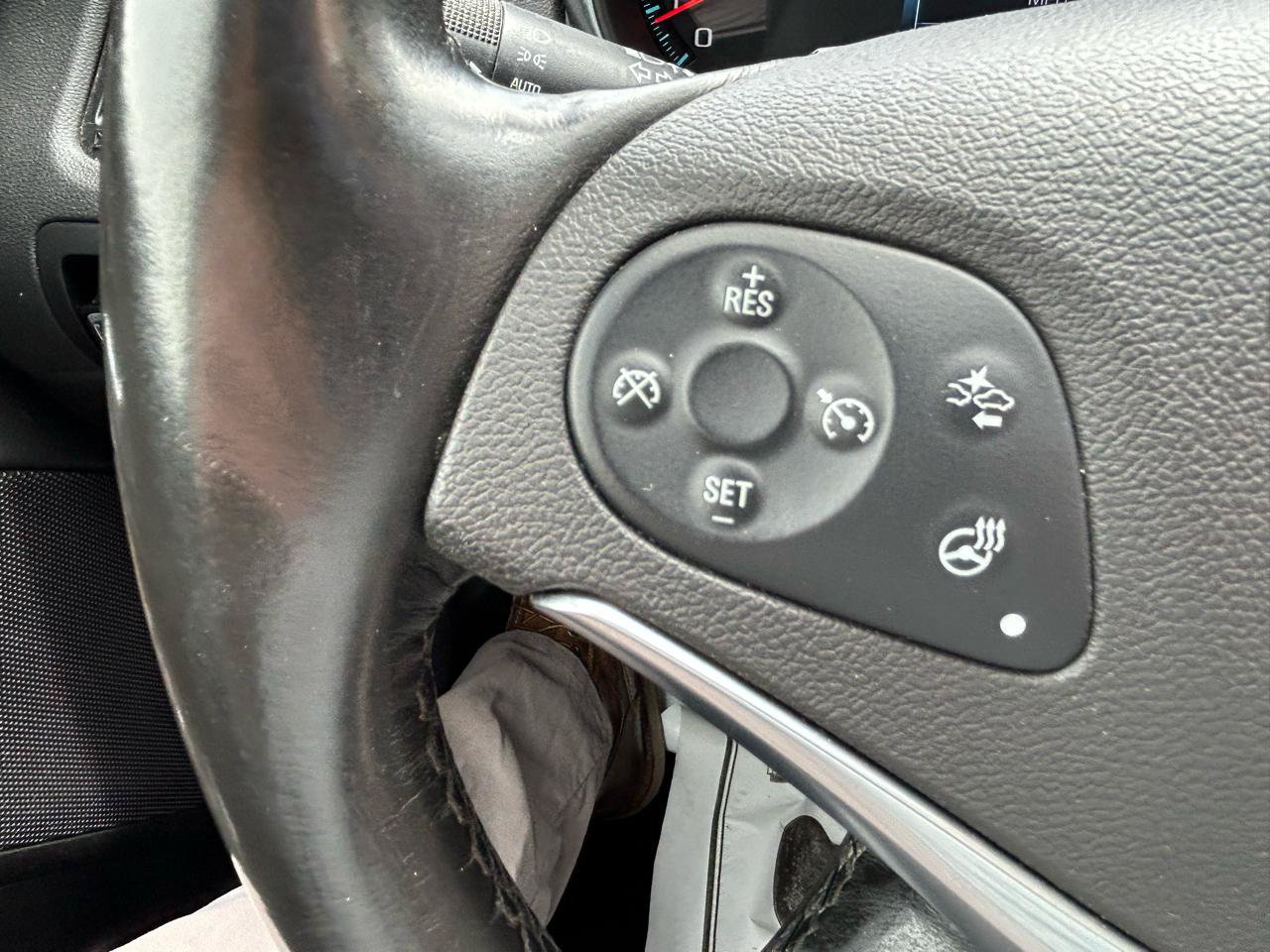 Used 2015 Chevrolet Impala LTZ FWD image 18