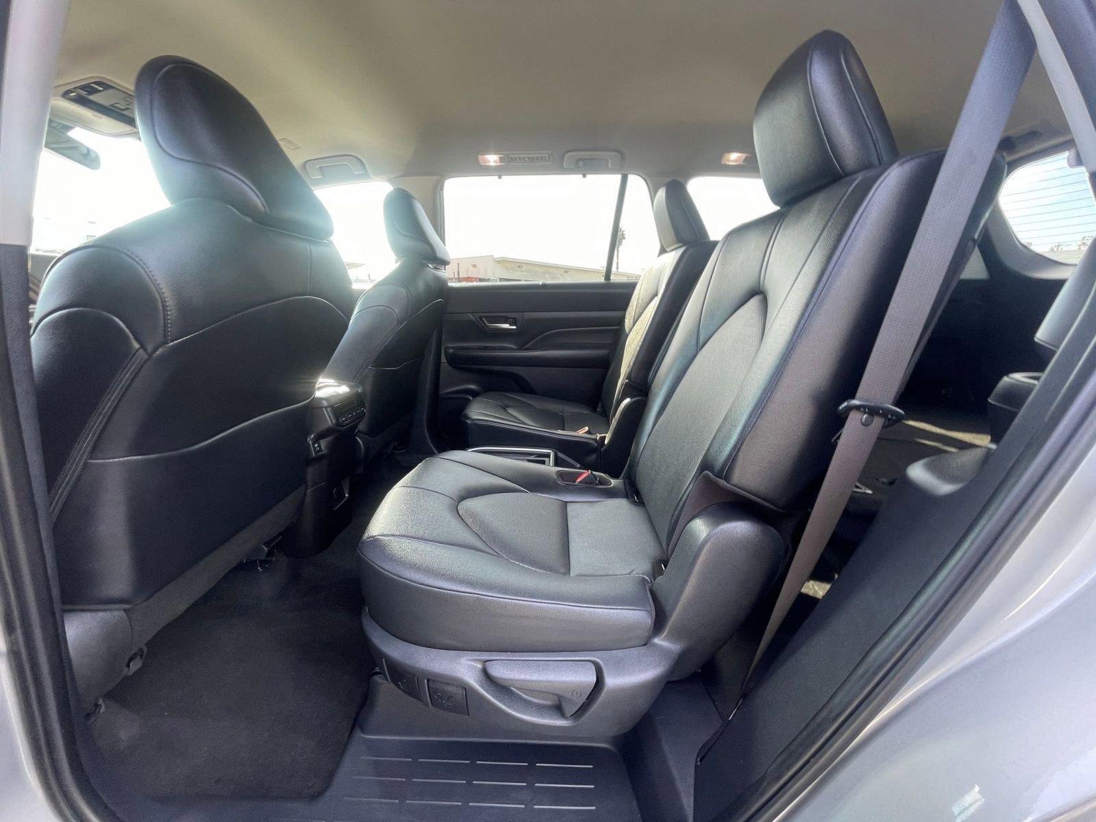 Used 2025 Toyota Grand Highlander FWD image 25