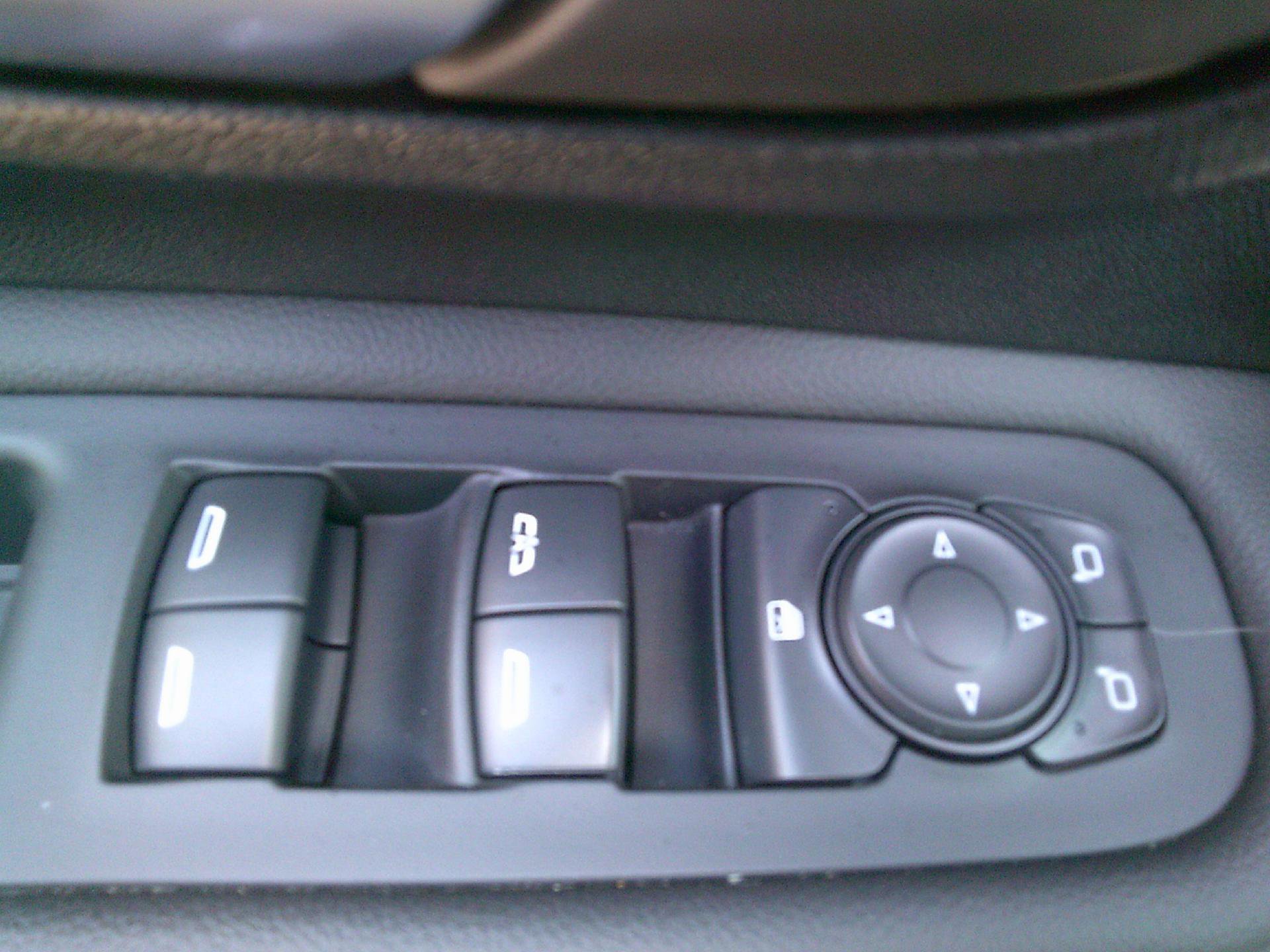 Used 2022 GMC Terrain SLE w/ Driver Convenience Package image 12