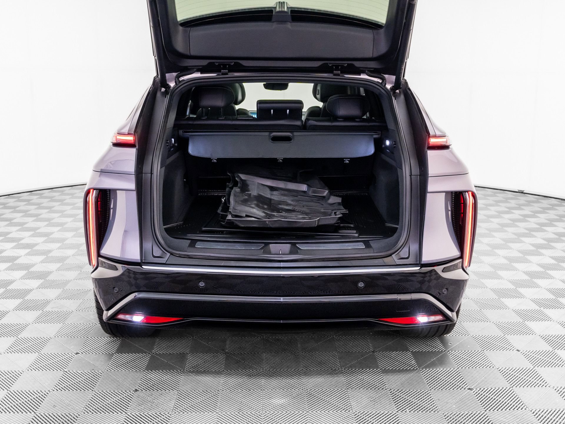 Certified 2025 Cadillac Lyriq Luxury w/ LPO, Floor Liner Package image 38