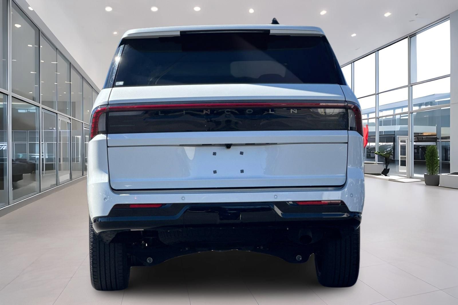 Certified 2025 Lincoln Navigator L Reserve image 5