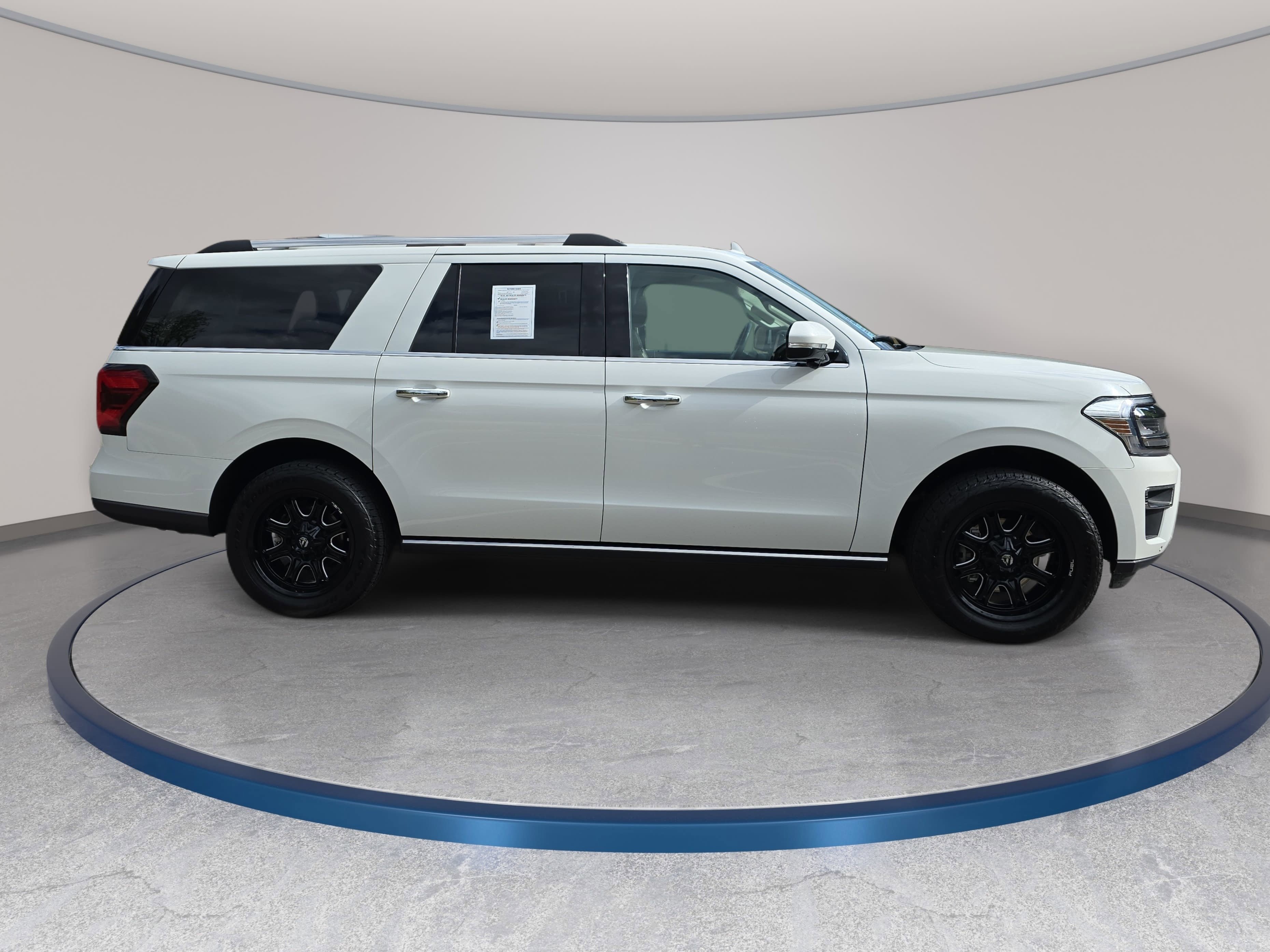 Used 2023 Ford Expedition Max Limited image 4
