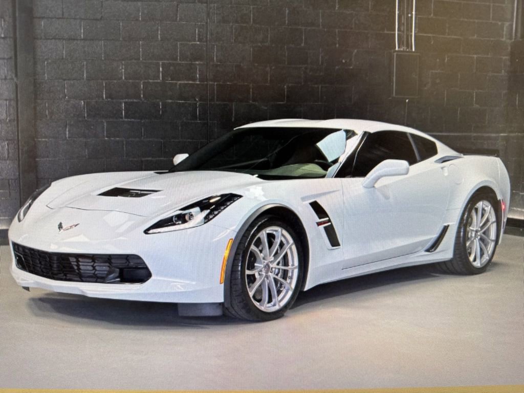 Used 2018 Chevrolet Corvette Grand Sport RWD image 2