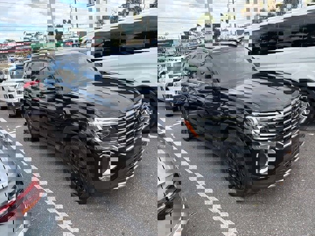 Certified 2024 Volkswagen Atlas SE image 3