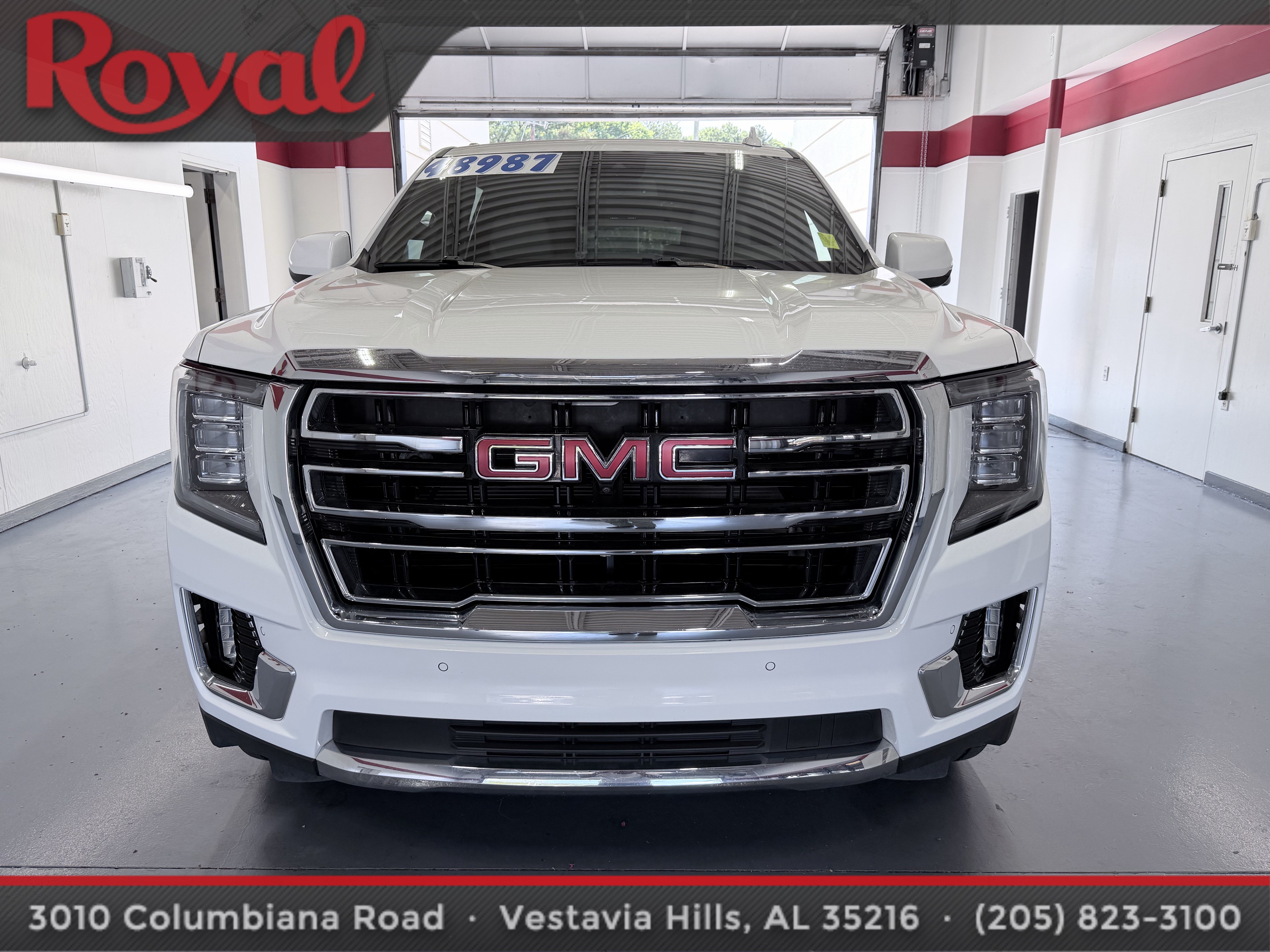 Used 2024 GMC Yukon XL SLT w/ SLT Luxury Package RWD image 2