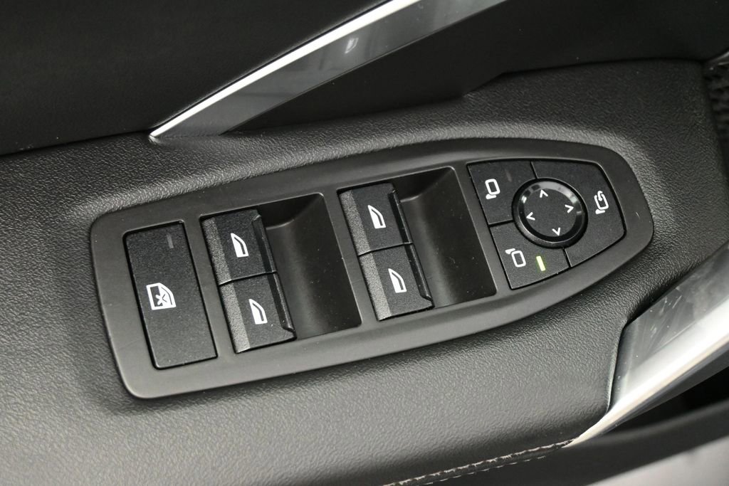 Used 2025 BMW X1 M35i AWD/4WD image 4