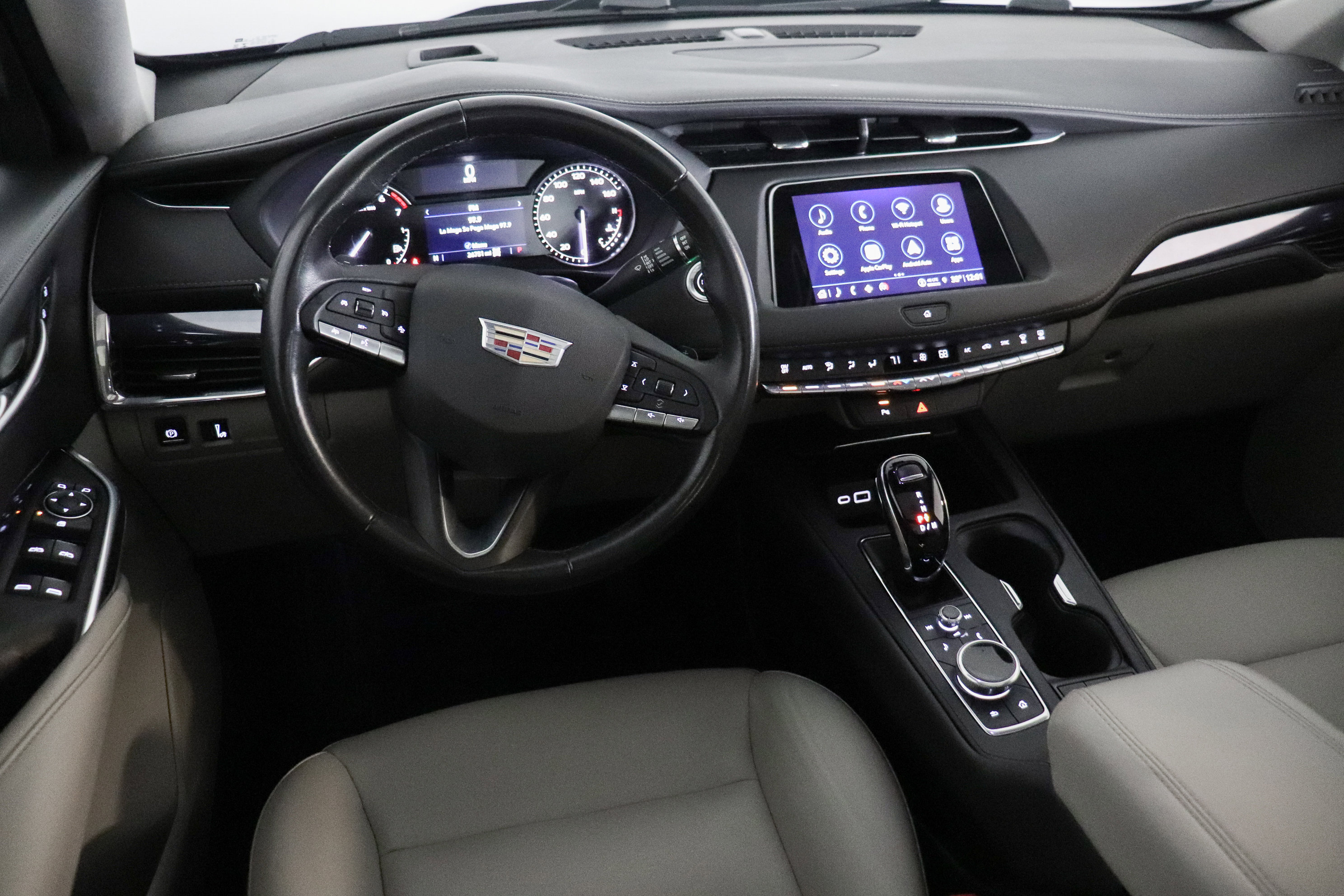 Used 2023 Cadillac XT4 Luxury image 23