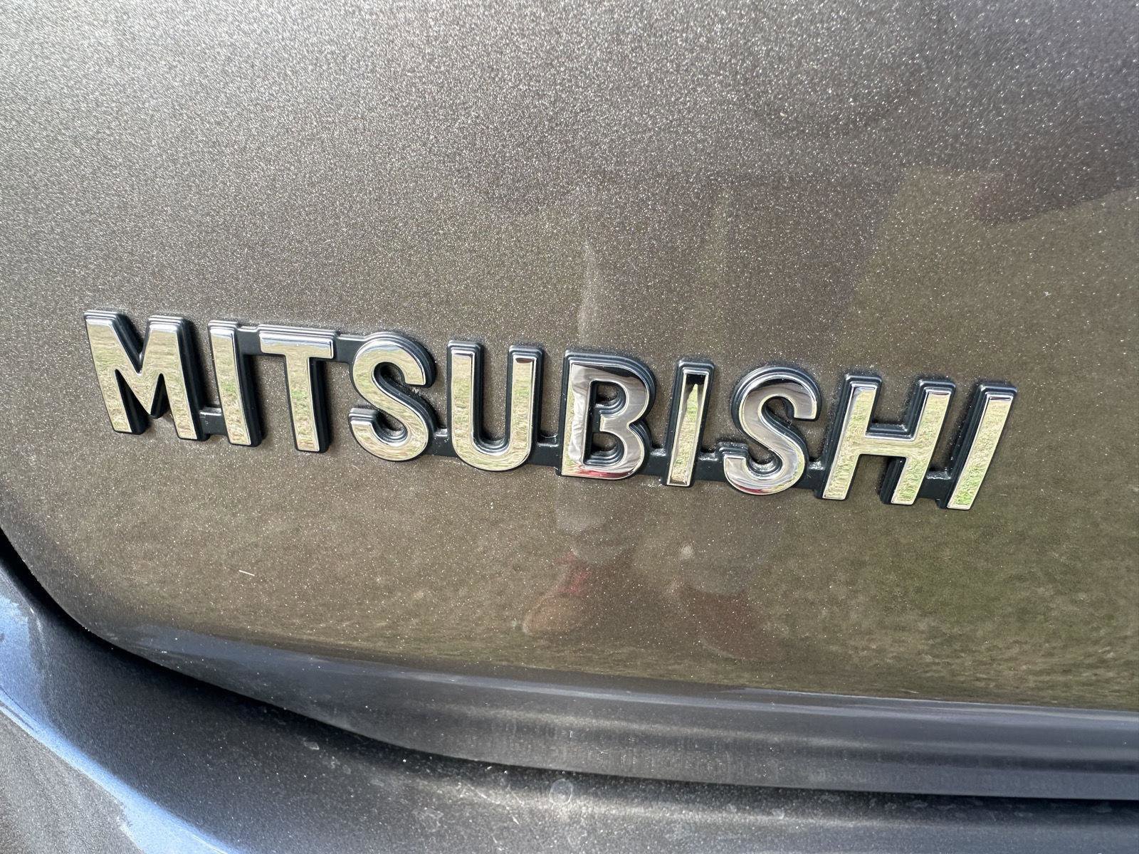 Used 2016 Mitsubishi Outlander SE image 6