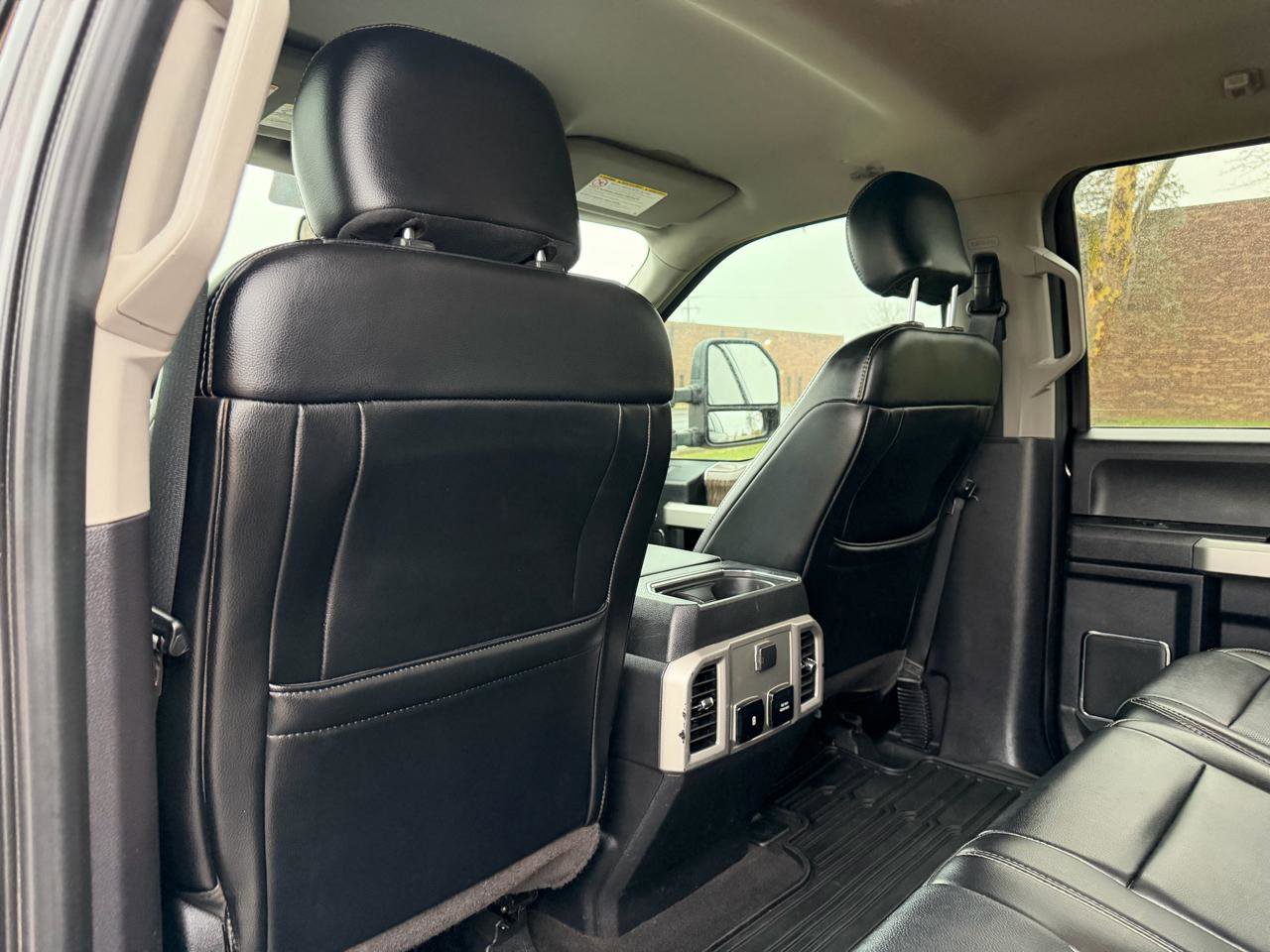 Used 2019 Ford F350 Lariat image 35