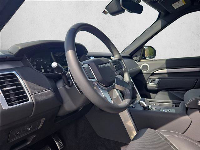 Used 2025 Land Rover Discovery Dynamic SE AWD/4WD image 11