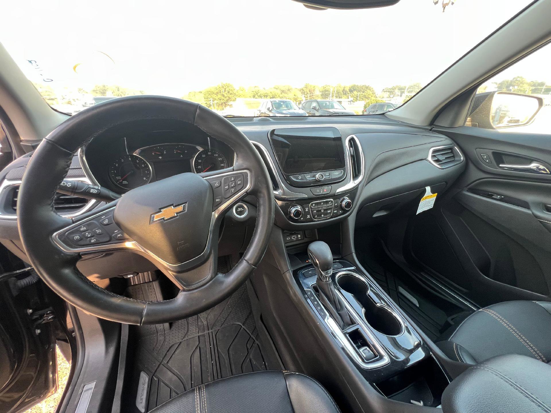 Used 2023 Chevrolet Equinox Premier w/ LPO, Floor Liner Package image 8