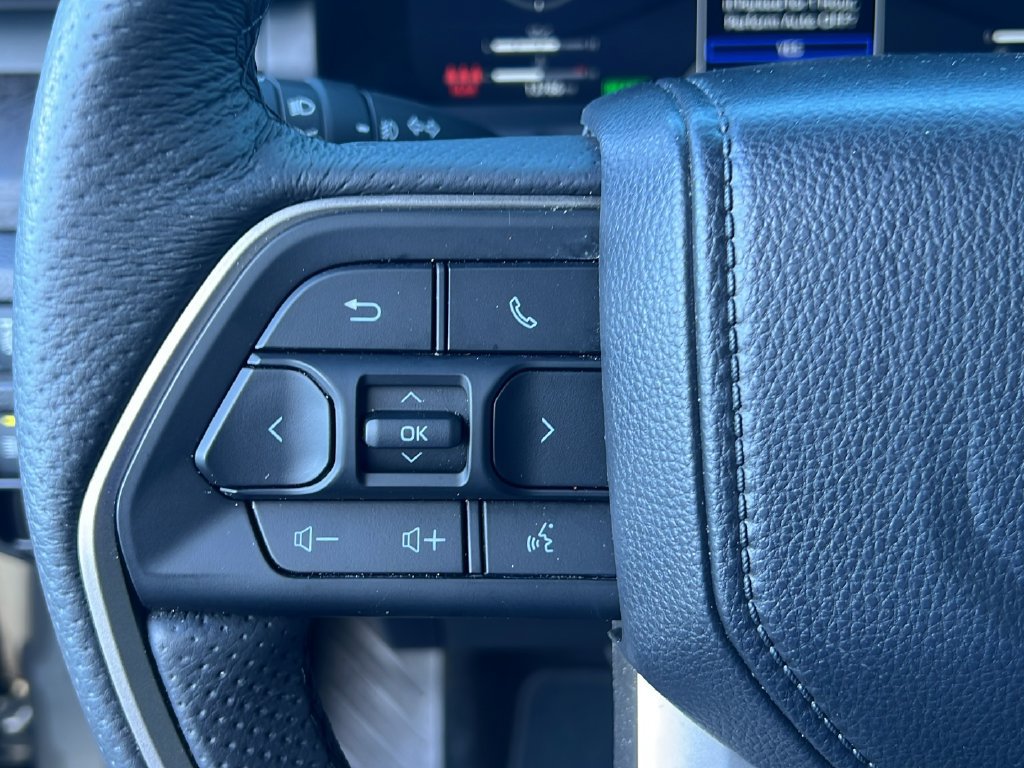Certified 2025 Toyota Tacoma Limited AWD/4WD image 19