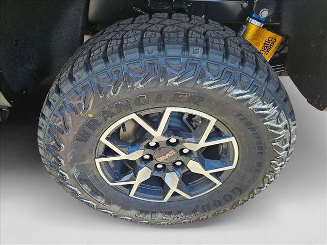 New 2026 GMC Canyon AT4X image 10