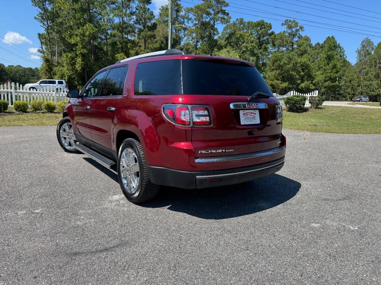 Used 2017 GMC Acadia Limited SLT AWD/4WD image 4