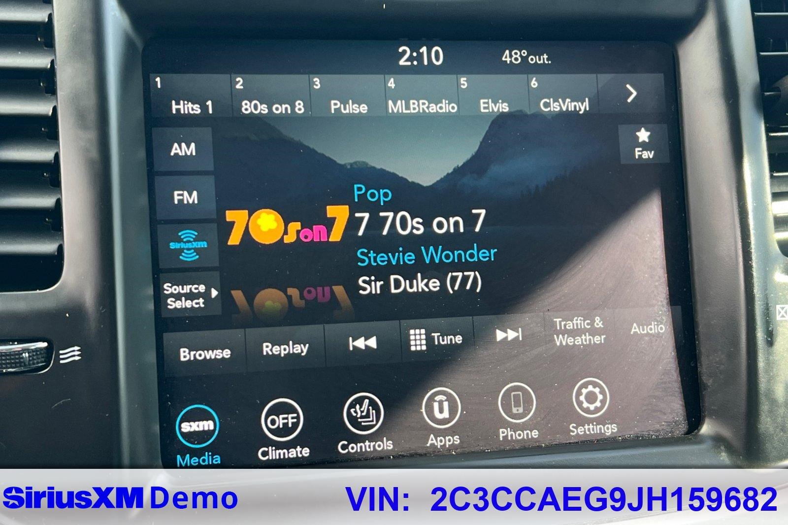 Used 2018 Chrysler 300 Limited image 23