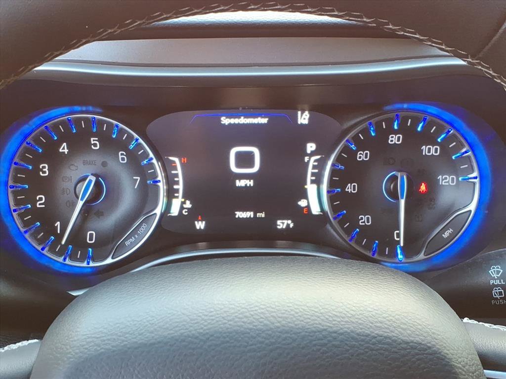 Used 2023 Chrysler Pacifica Touring-L image 20