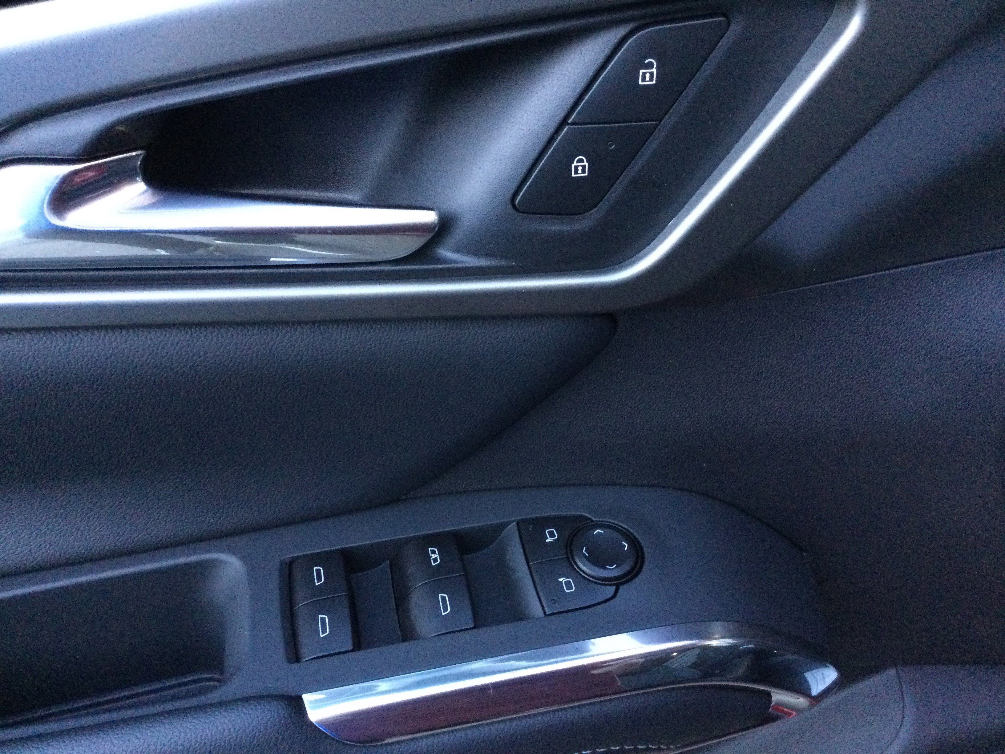 New 2026 Chevrolet Traverse LT w/ Sun and Wheel Package image 9