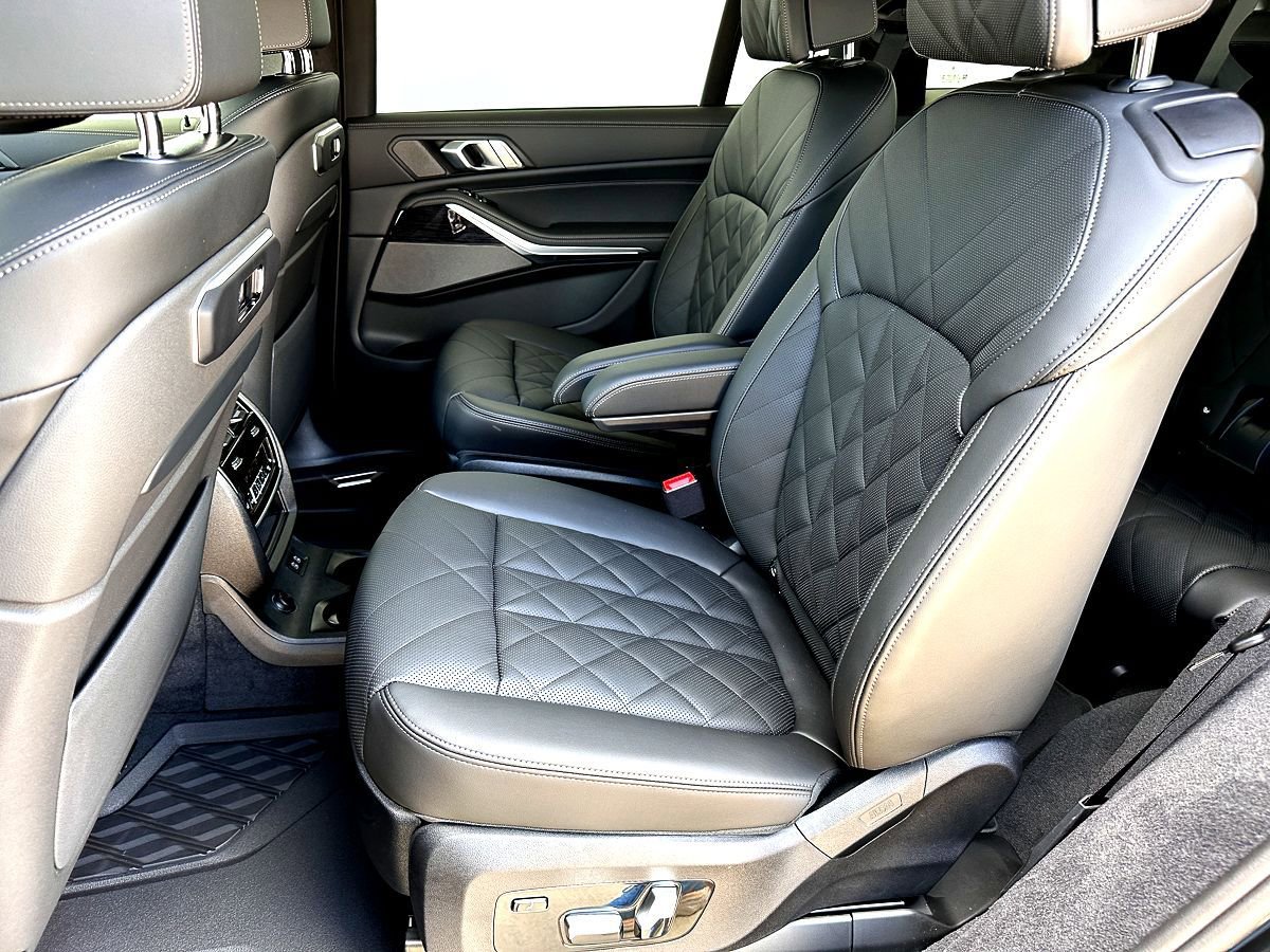 New 2026 BMW X7 xDrive40i w/ M Sport Package image 18