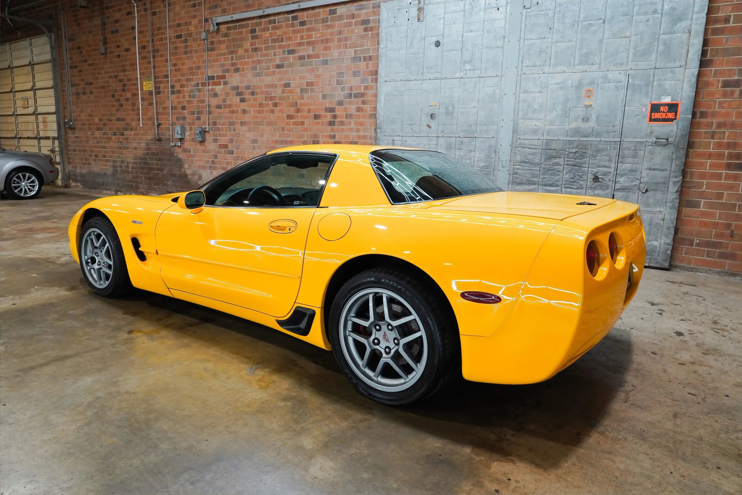Used 2002 Chevrolet Corvette Z06 w/ Memory Pkg RWD image 12