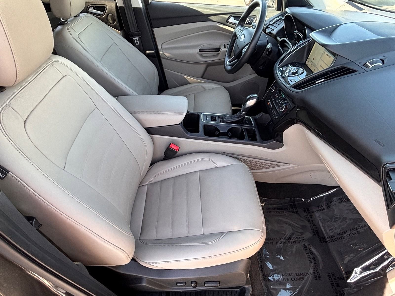 Used 2019 Ford Escape Titanium AWD/4WD image 14