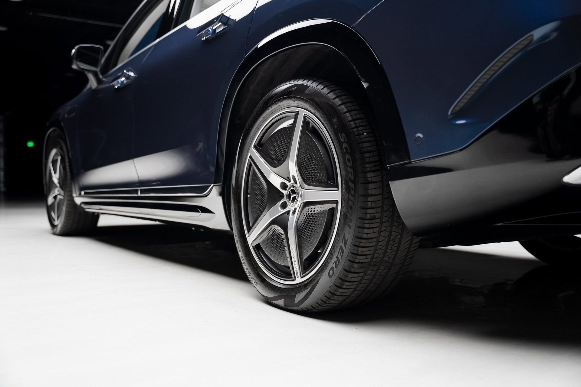 Used 2023 Mercedes-Benz EQS 450+ 4MATIC SUV w/ AMG Line Exterior Package image 72