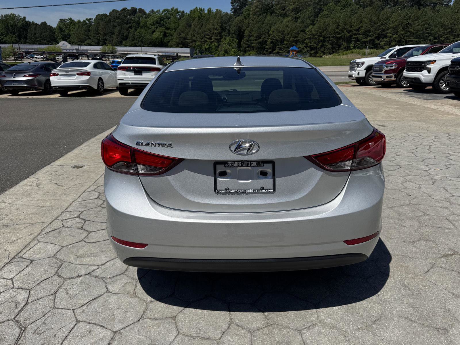 Used 2015 Hyundai Elantra SE w/ Option Group 02 FWD image 11