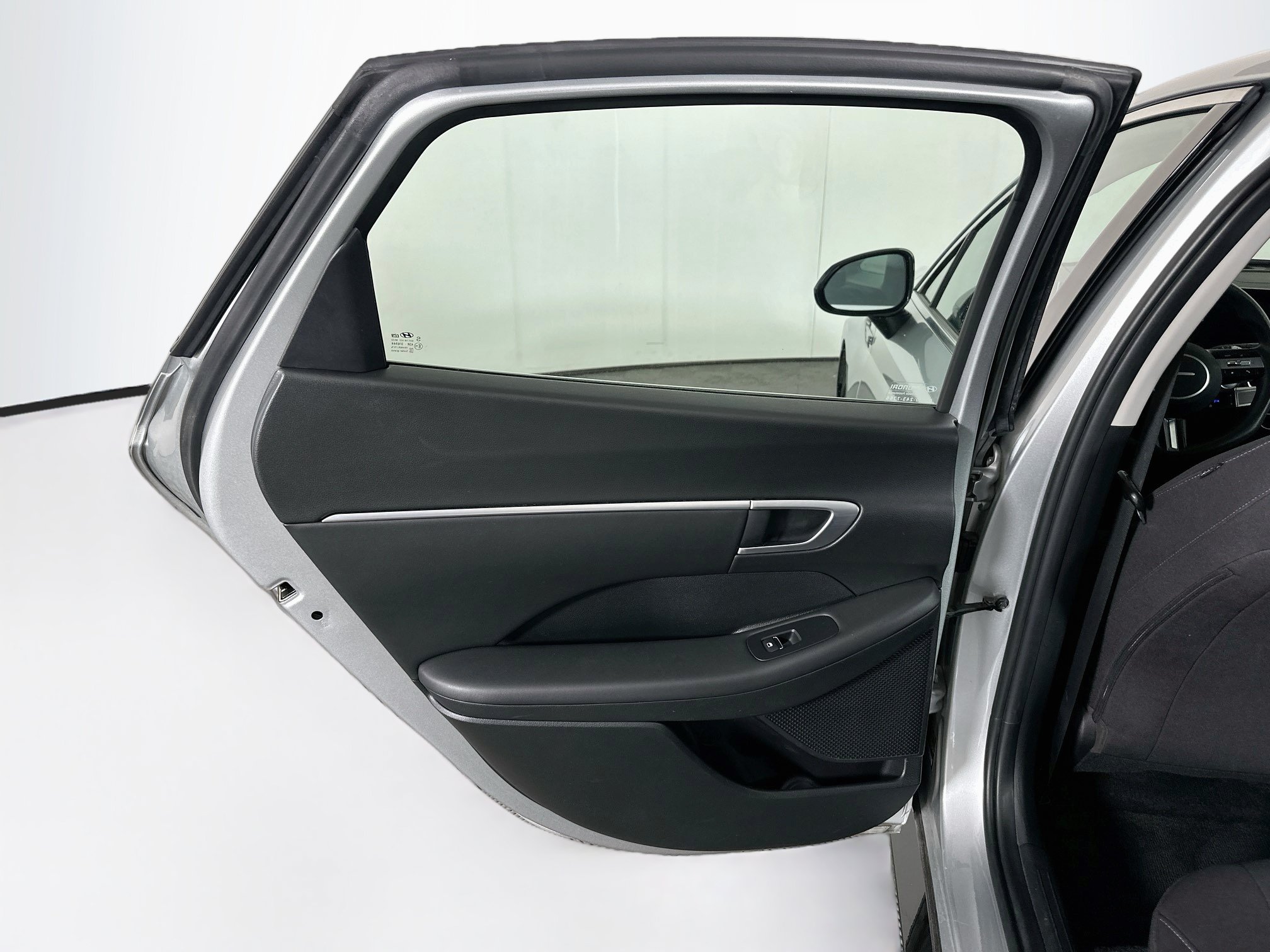 Used 2025 Hyundai Sonata SEL FWD image 25