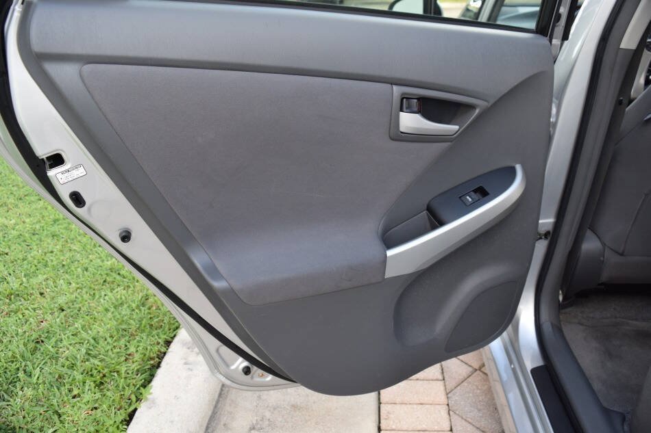 Used 2010 Toyota Prius Two FWD image 67