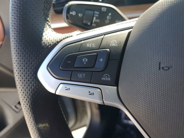 Used 2025 Volkswagen Tiguan SEL R-Line image 23