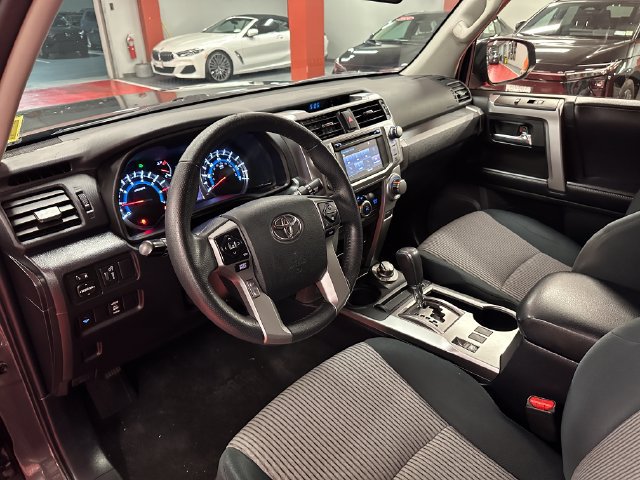 Certified 2018 Toyota 4Runner SR5 AWD/4WD image 10
