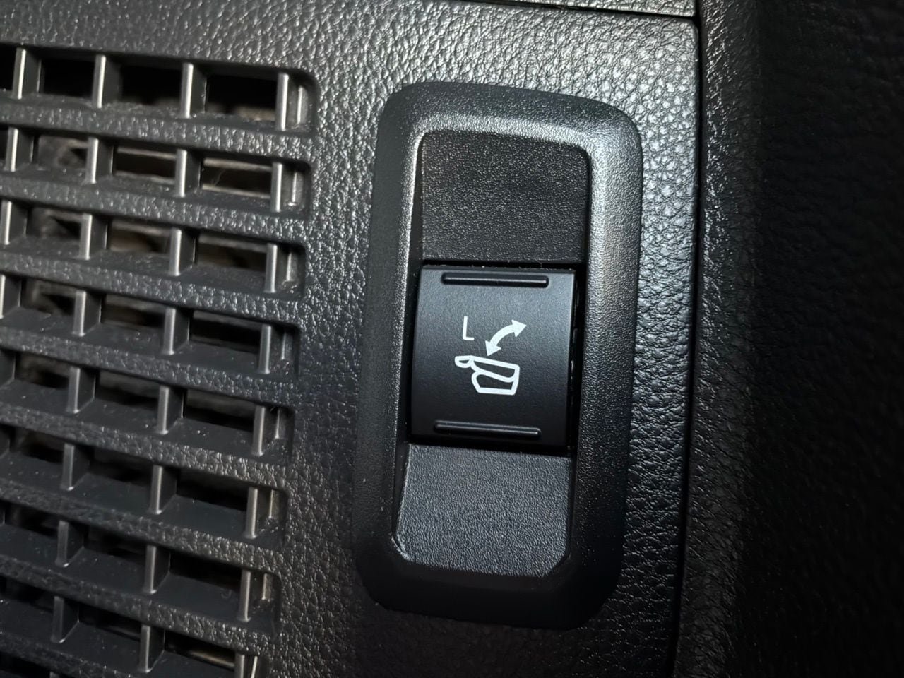 Used 2024 Toyota Sequoia TRD Pro AWD/4WD image 16